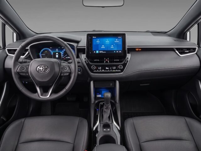 Toyota Corolla Cross Hybrid 2026